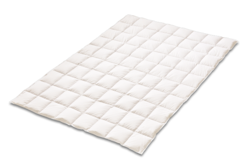 Weiße gesteppte Daunendecke für erholsamen Schlaf und angenehmes Schlafklima.